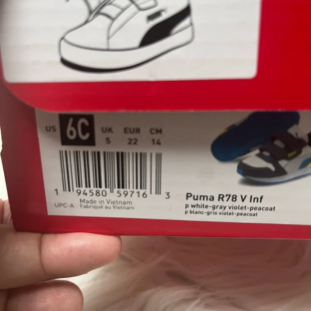 Shoes - Picture 4 of 7